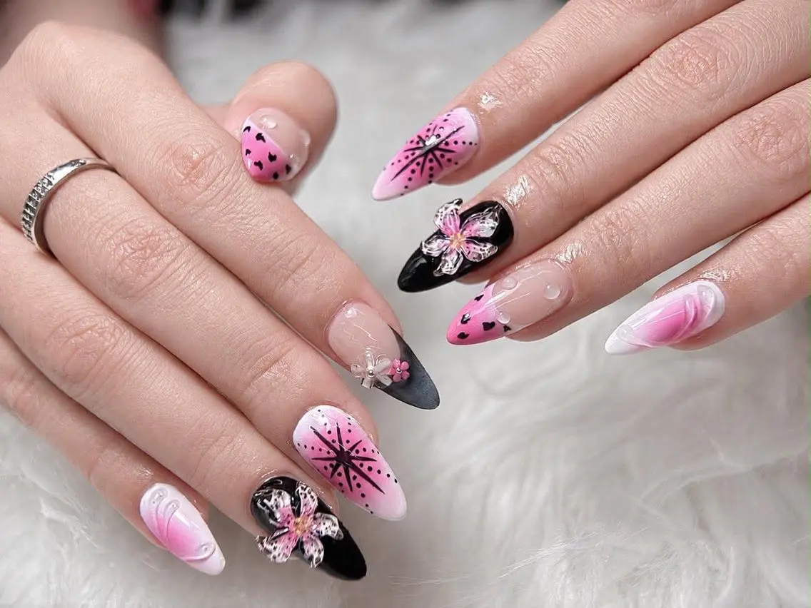 ネイル AURA NAIL🎀💅のネイルデザイン