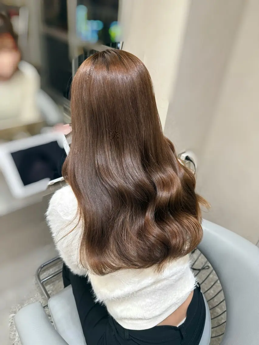 セミロング カラー ヘアアレンジ なな 顔周りカット/ 透明感カラーのヘアスタイル