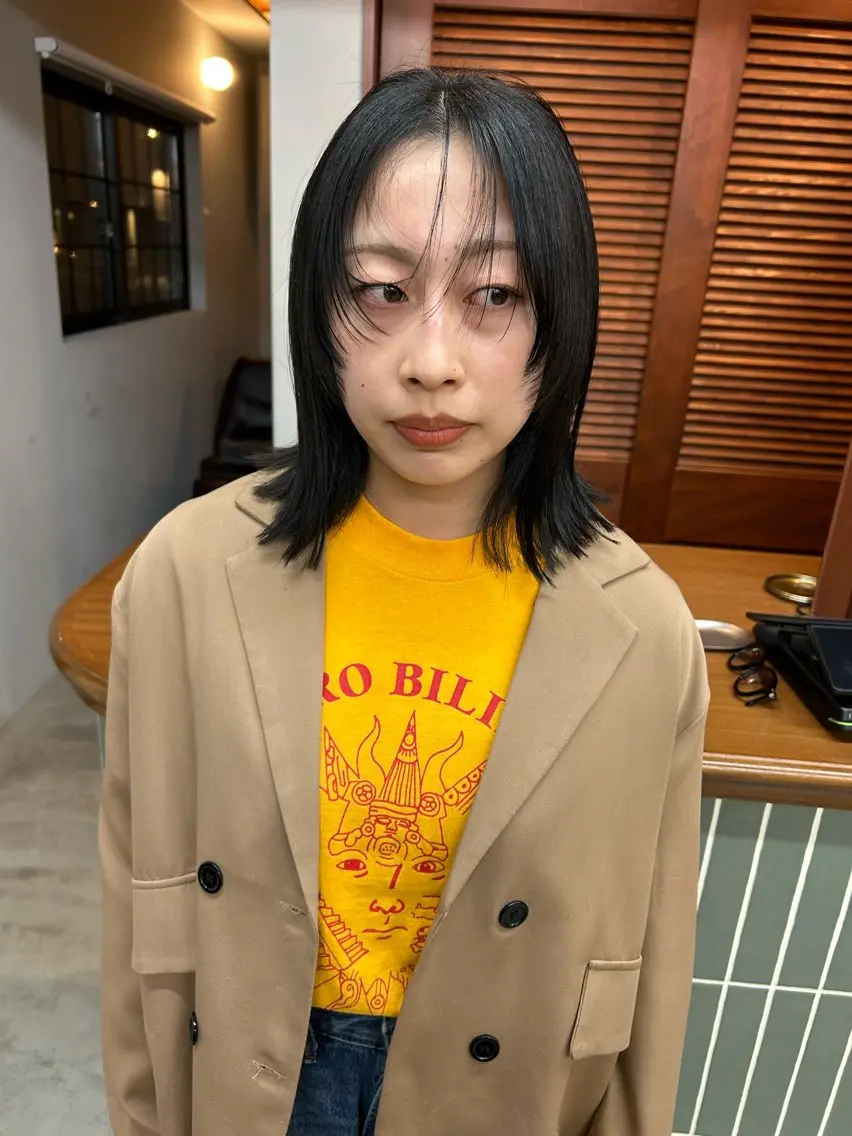 ミディアム レイヤーカット うざバング ムナカタ アカリのヘアスタイル