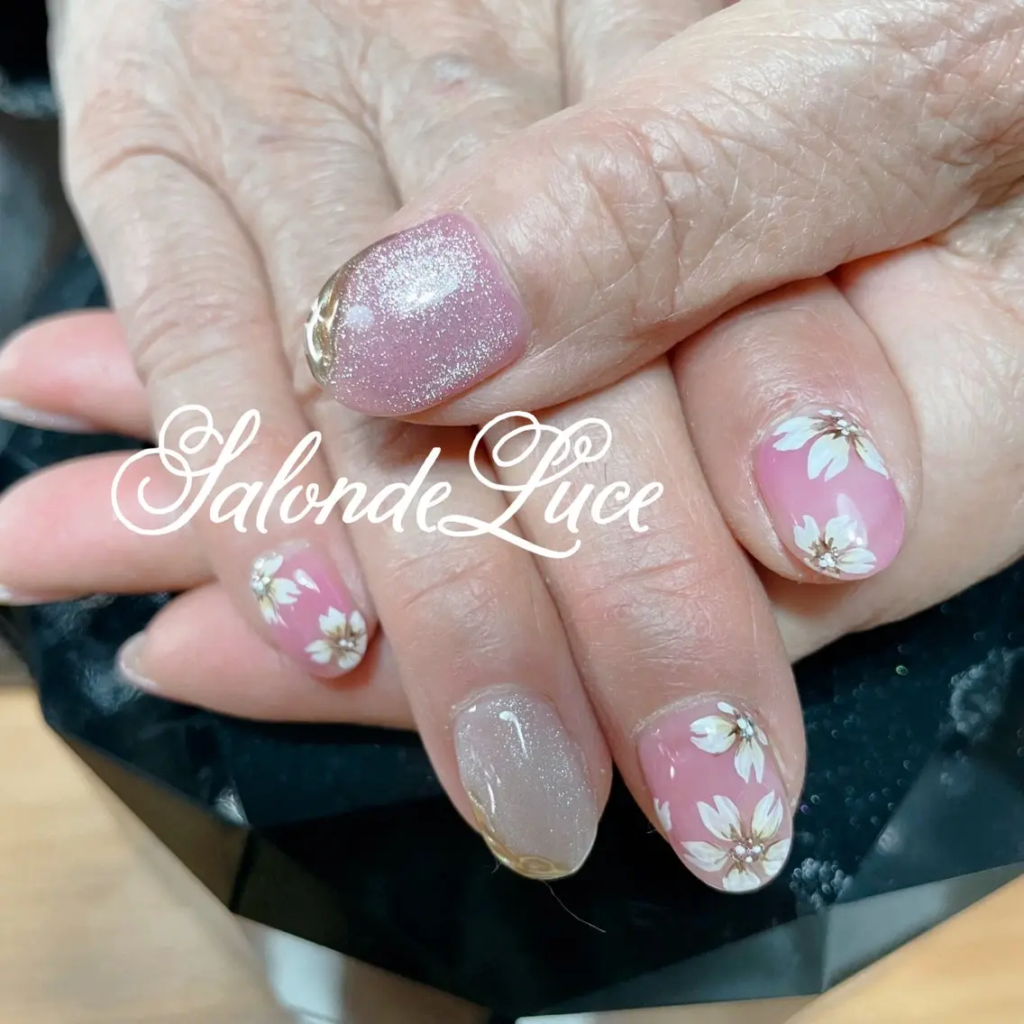 ネイル 桜ネイル マグネットネイル ミラーネイル Salon de Luceのネイルデザイン