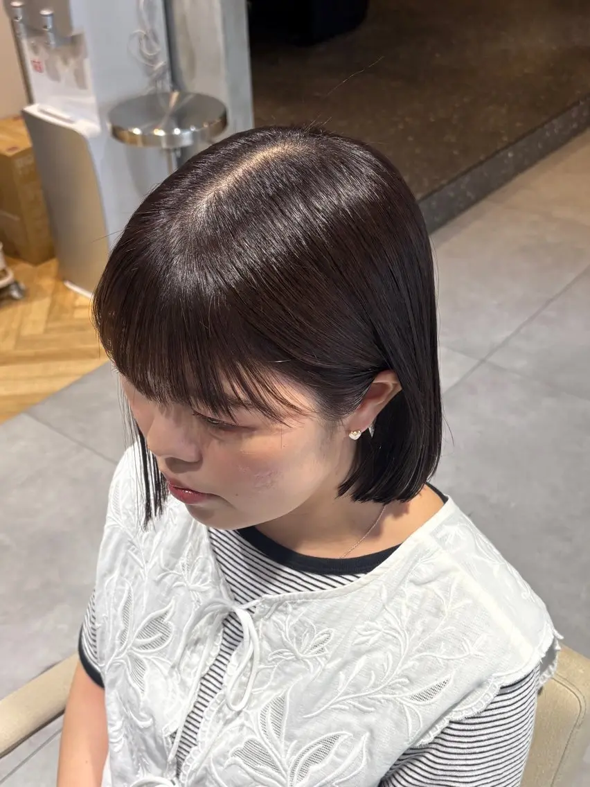ショート カラー グレージュ ボブ 相宮 優羽のヘアスタイル