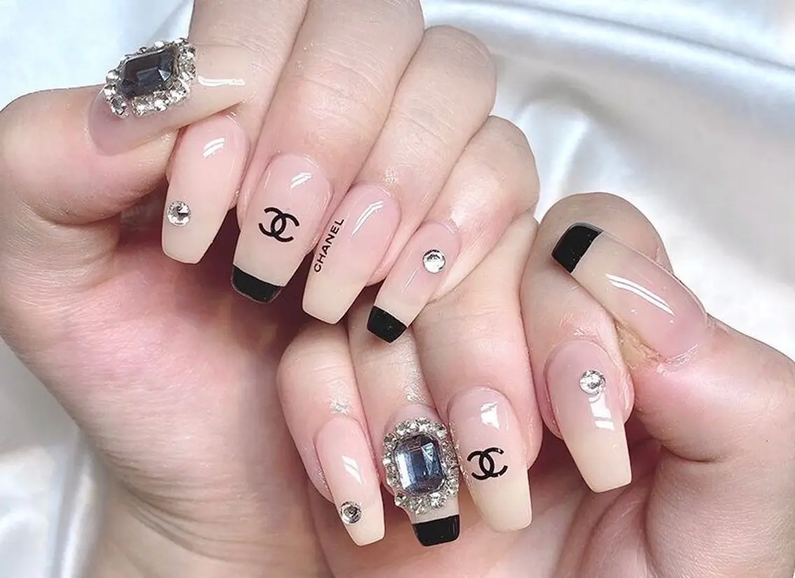 ネイル マグネットネイル ピンク ネイルチップ 冬ネイル Lee Nailsのネイルデザイン