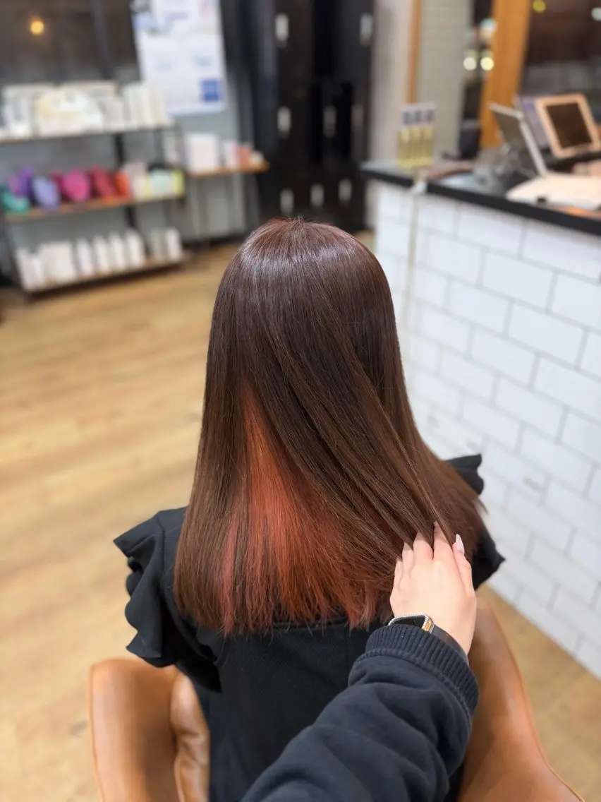セミロング カラー インナーカラー ヘアカラー 宮崎 稚世のヘアスタイル