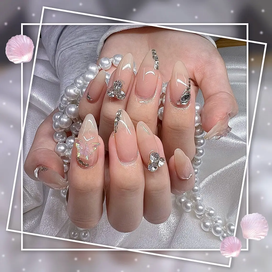 ネイル フレンチネイル グラデーション キラキラネイル 韓国ネイル マグネットネイル ハンドネイル Chill Nailsalonのネイルデザイン