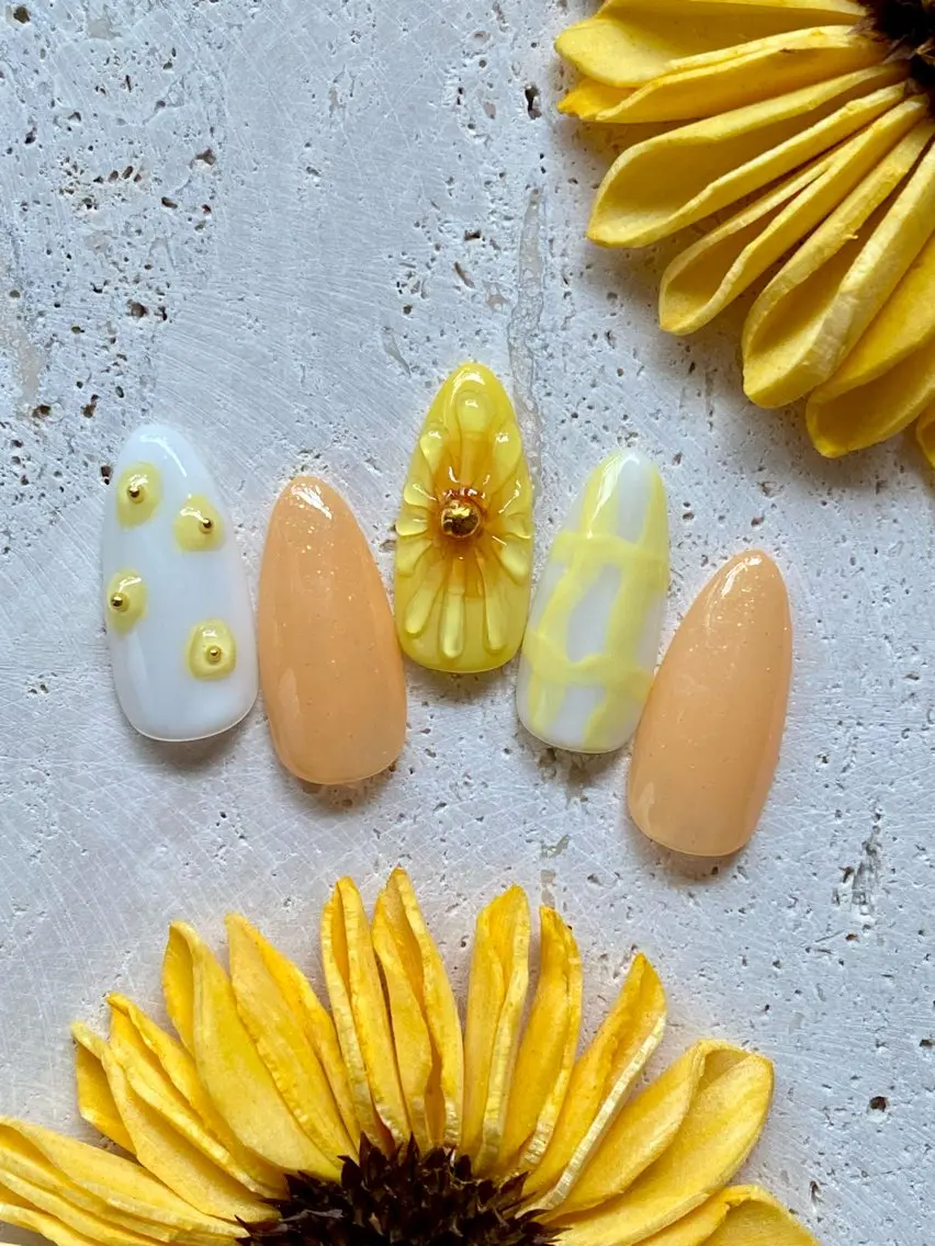 ネイル ニュアンスネイル ぷっくりネイル 夏ネイル ハンドネイル iro+ nailのネイルデザイン