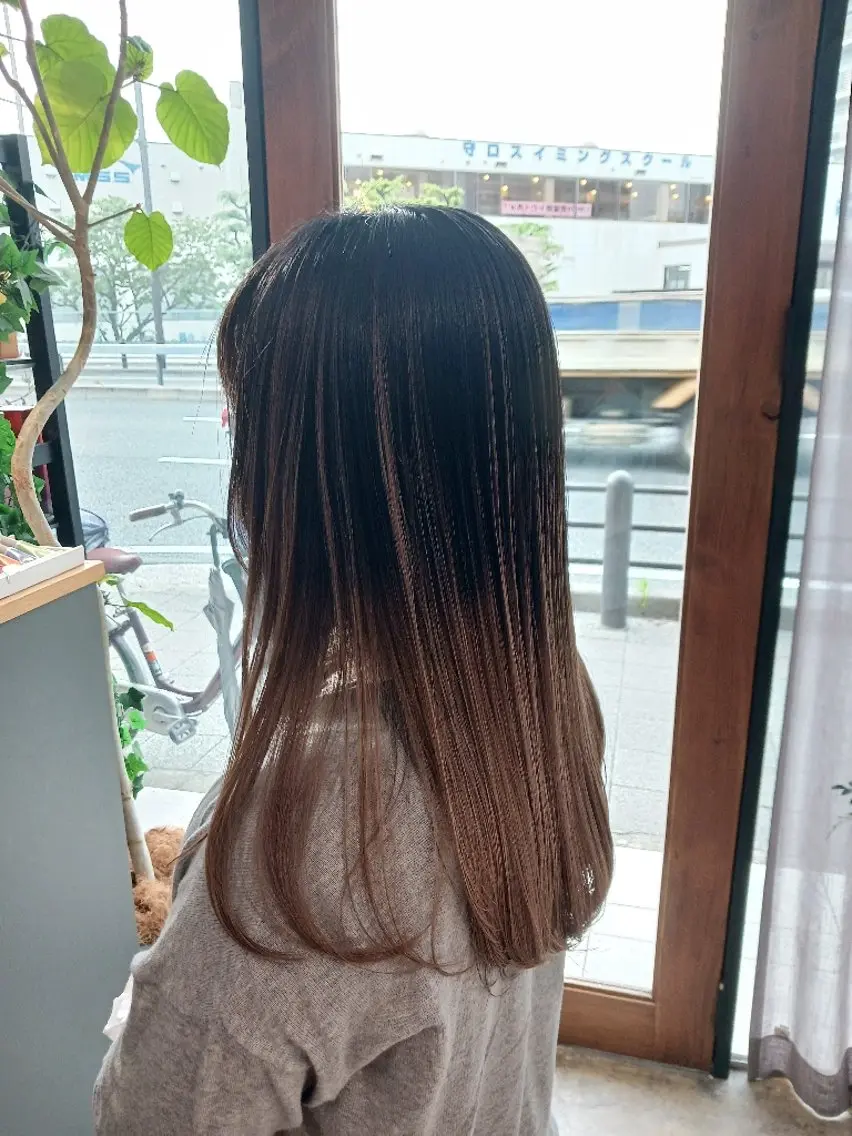 セミロング レイヤーカット 金田 拓也のヘアスタイル