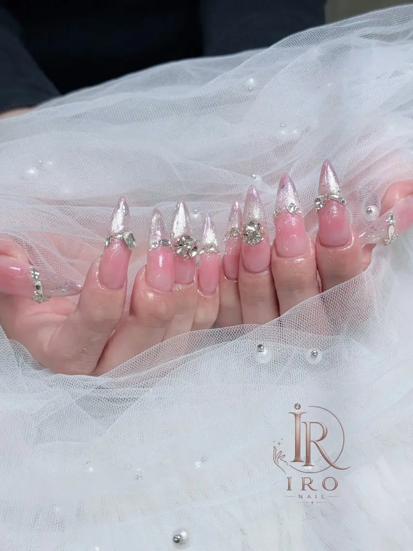 ネイル ハンドネイル IRO Nail Studioのネイルデザイン