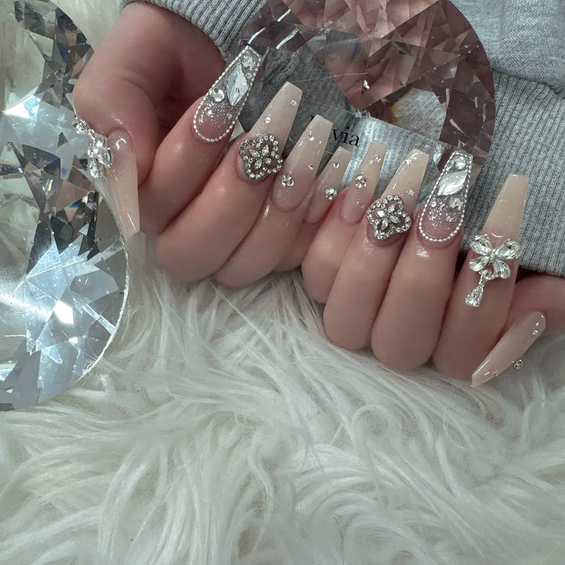 ネイル lavia🖤 ayumiのネイルデザイン