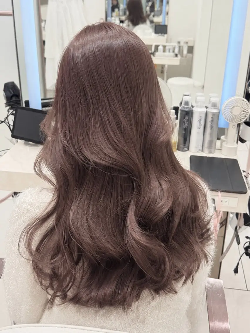 セミロング カラー 《期間限定無料》 ハイトーンカラーのヘアスタイル