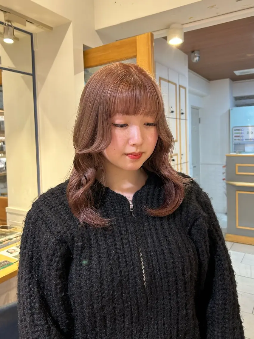カラー ベージュカラー lomalia moekaのヘアスタイル