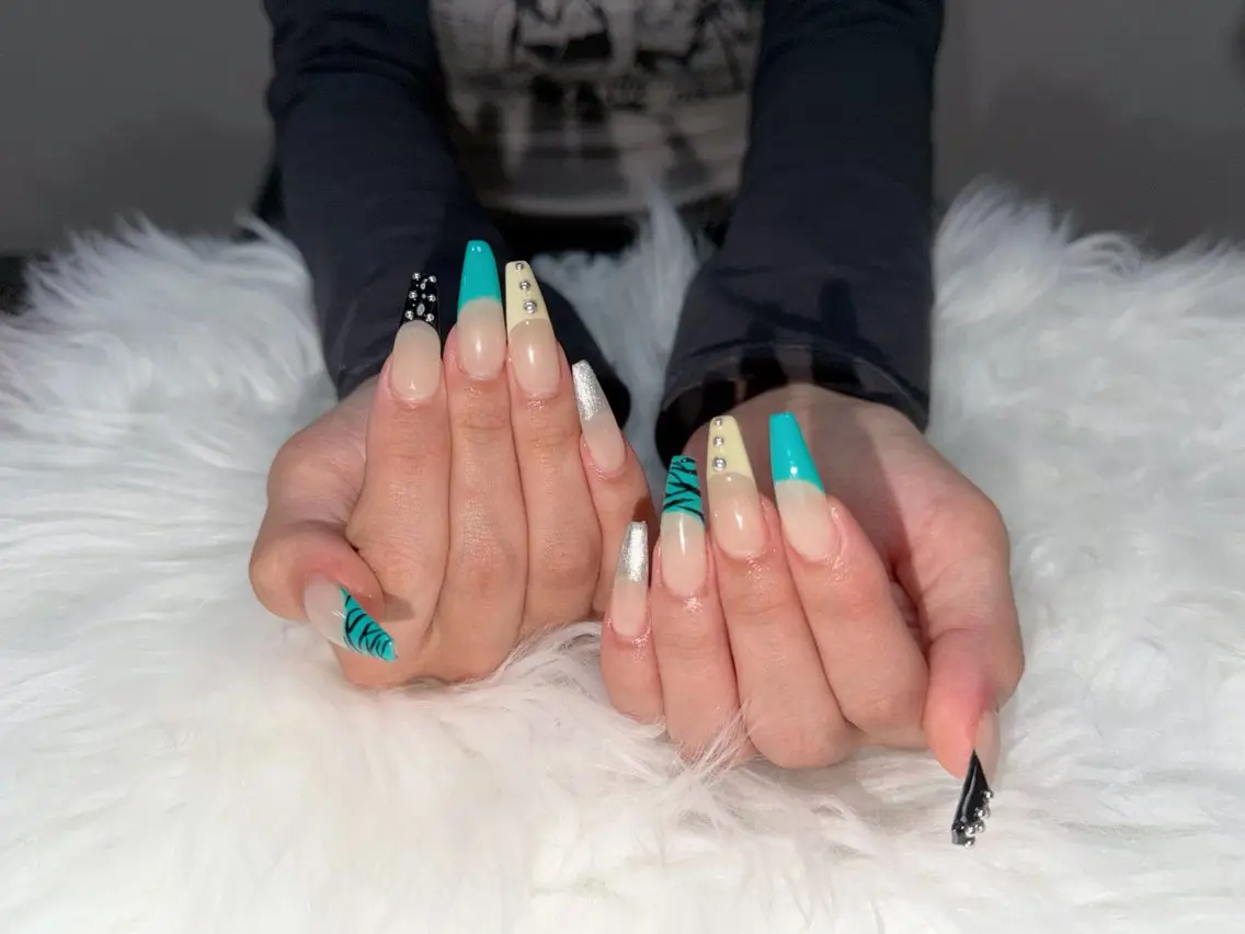 ネイル ハンドネイル BERA NAILSのネイルデザイン