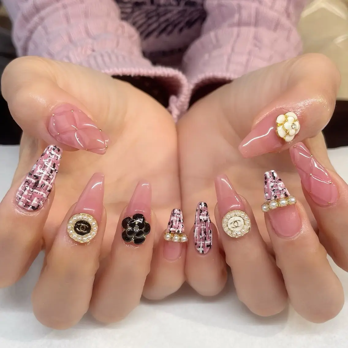 ネイル ハンドネイル 💎🐰 saki. m 🐰💎のネイルデザイン
