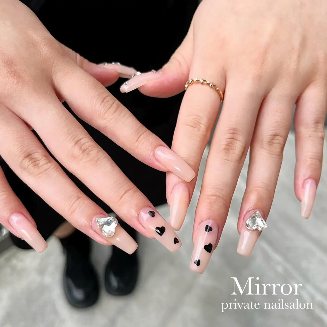 ネイル ハート ハンドネイル nailsalon Mirrorのネイルデザイン