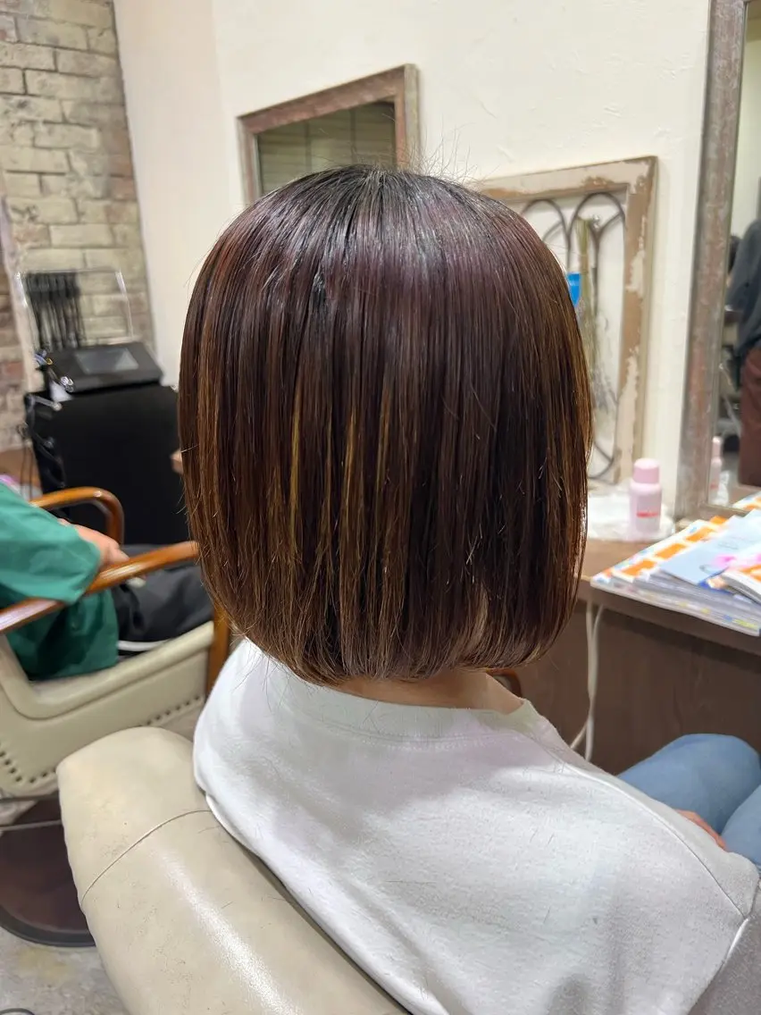 ミディアム カット 縮毛矯正 高橋 葵のヘアスタイル