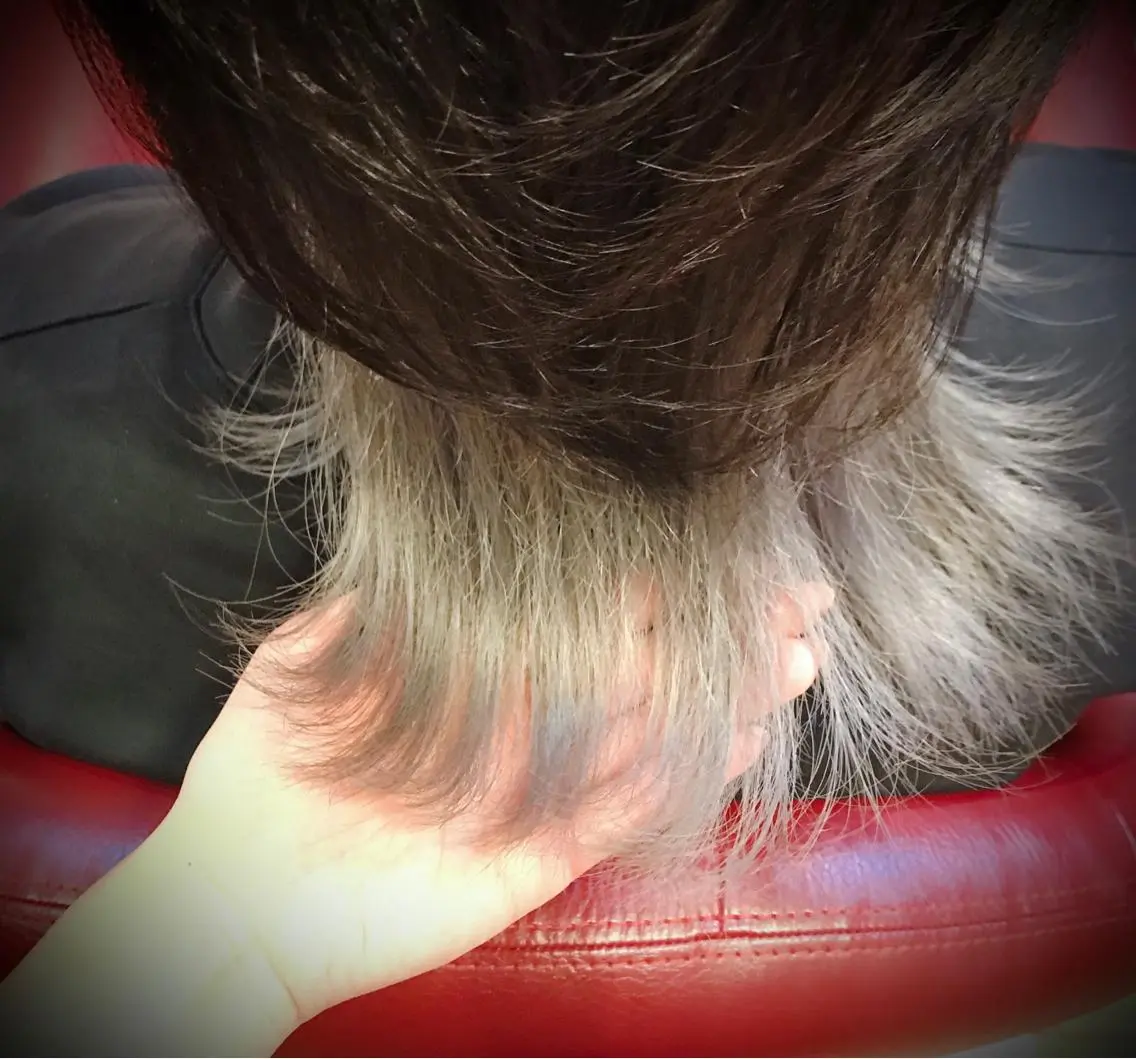 ミディアム カラー ブリーチ シルバー ホワイトシルバー イトウ アヤカ 𓂃𓈒𓏸のヘアスタイル