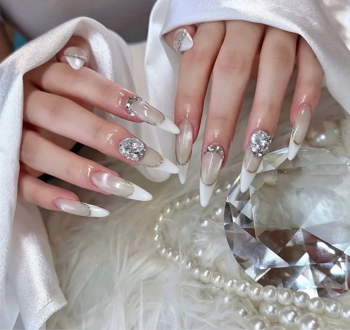 ネイル チークネイル 長さ出し フラッシュネイル フレンチネイル グラデーション ハンドネイル Lenie Nail Salonのネイルデザイン