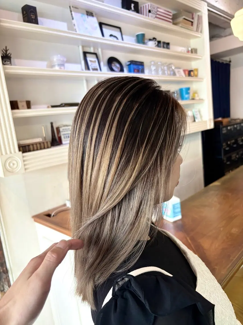 セミロング カラー バレイヤージュ レイヤーカット カット ヘアカラー トリートメント 山崎 澪 レイヤーカット/大宮のヘアスタイル