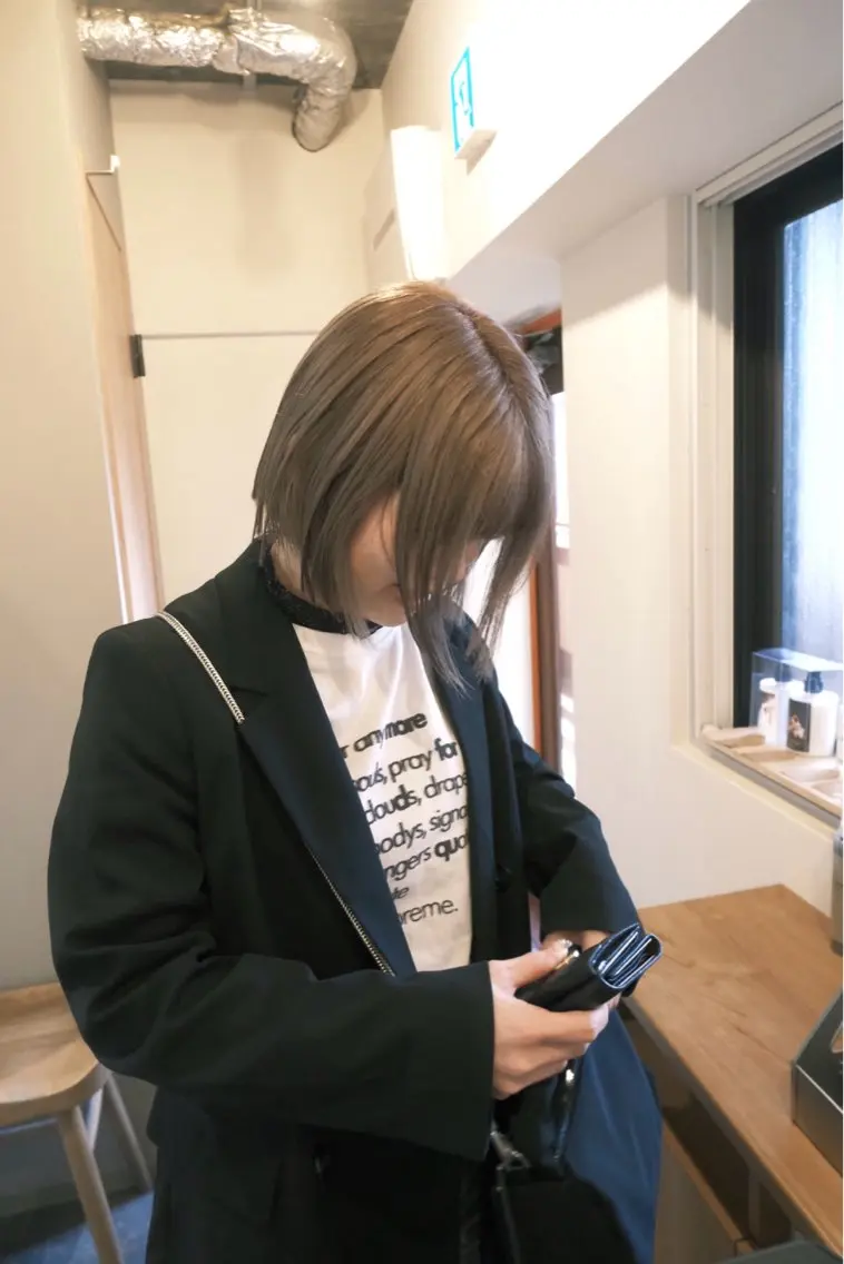 ショート ヘアカラー トリートメント ヘアセット ハルカ/透け感カラー /顔周りレイヤーのヘアスタイル