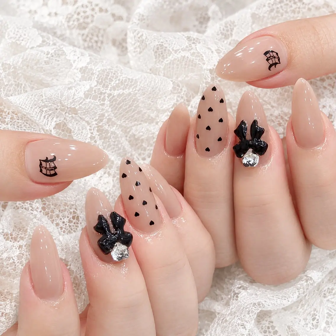 ネイル フレンチネイル ジェルネイル 韓国ネイル マグネットネイル 持ち込み ハンドネイル Royal Nailのネイルデザイン