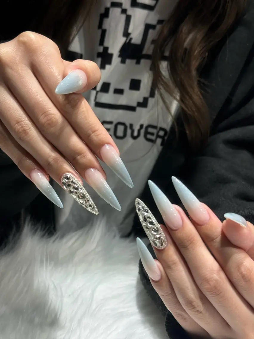 ネイル グラデーション キラキラネイル ハンドネイル KOTORA NAILのネイルデザイン