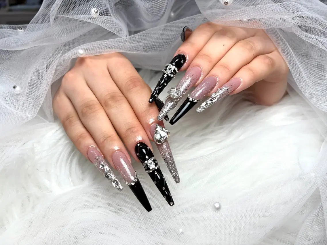 ネイル アートネイル 長さ出し ジェルネイル マグネットネイル ニュアンスネイル ハンドネイル Cloudy Chan Nailのネイルデザイン