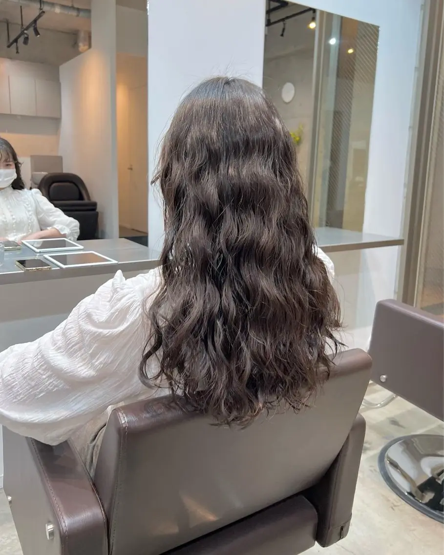 ロング カラー パーマ ブリーチ 髪質改善 縮毛矯正 デジタルパーマ カット ヘアカラー パーマ トリートメント 【表参道】Ruri デジタルパーマのヘアスタイル
