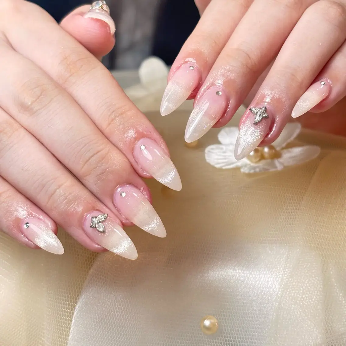ネイル 桜ネイル 長さ出し フレンチネイル 韓国ネイル マグネットネイル ハンドネイル Kiwami nailsalonのネイルデザイン