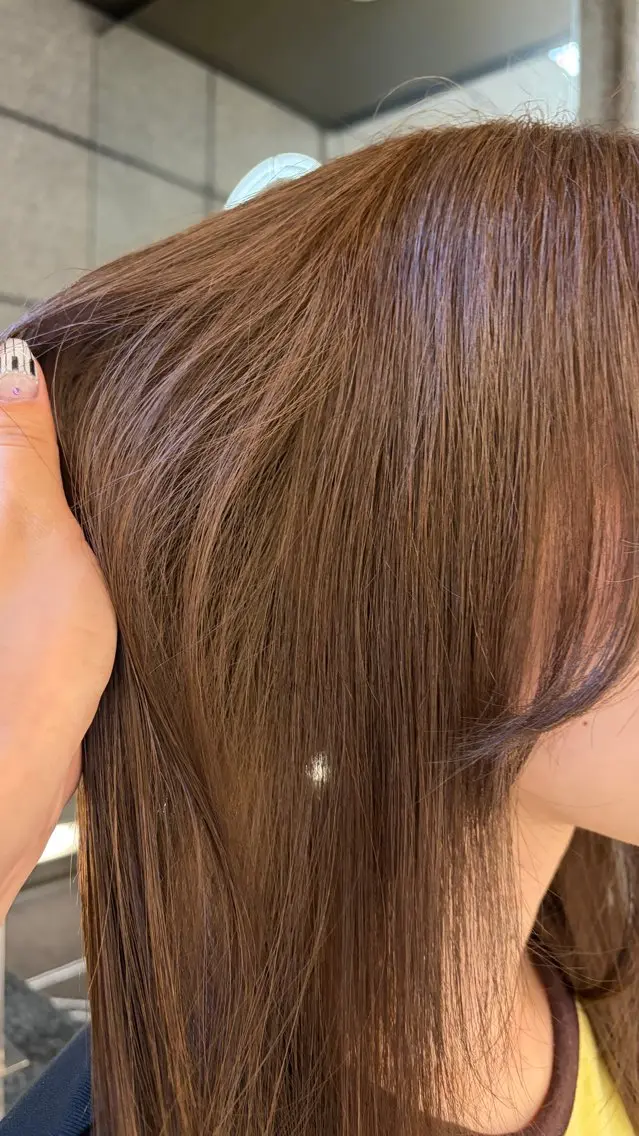 ロング 海優⭐️ネイル⭐️ 透明感カラーのヘアスタイル