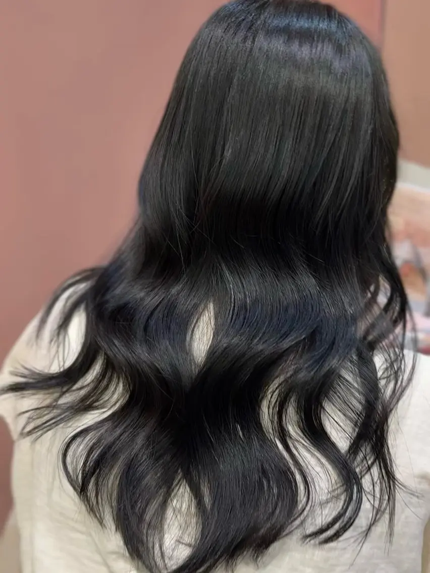 カラー 黒髪 ブルーカラー ブルーブラック カット ヘアカラー トリートメント 似合わせ×トレンド 🎀梅田Nanaのヘアスタイル