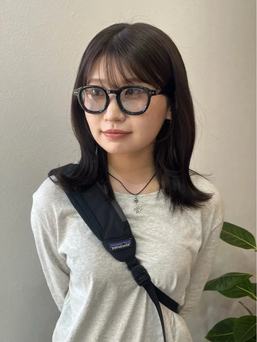 ミディアム カラー ブラウンカラー オリーブブラウン カット ヘアカラー トリートメント 駒場 まといのヘアスタイル