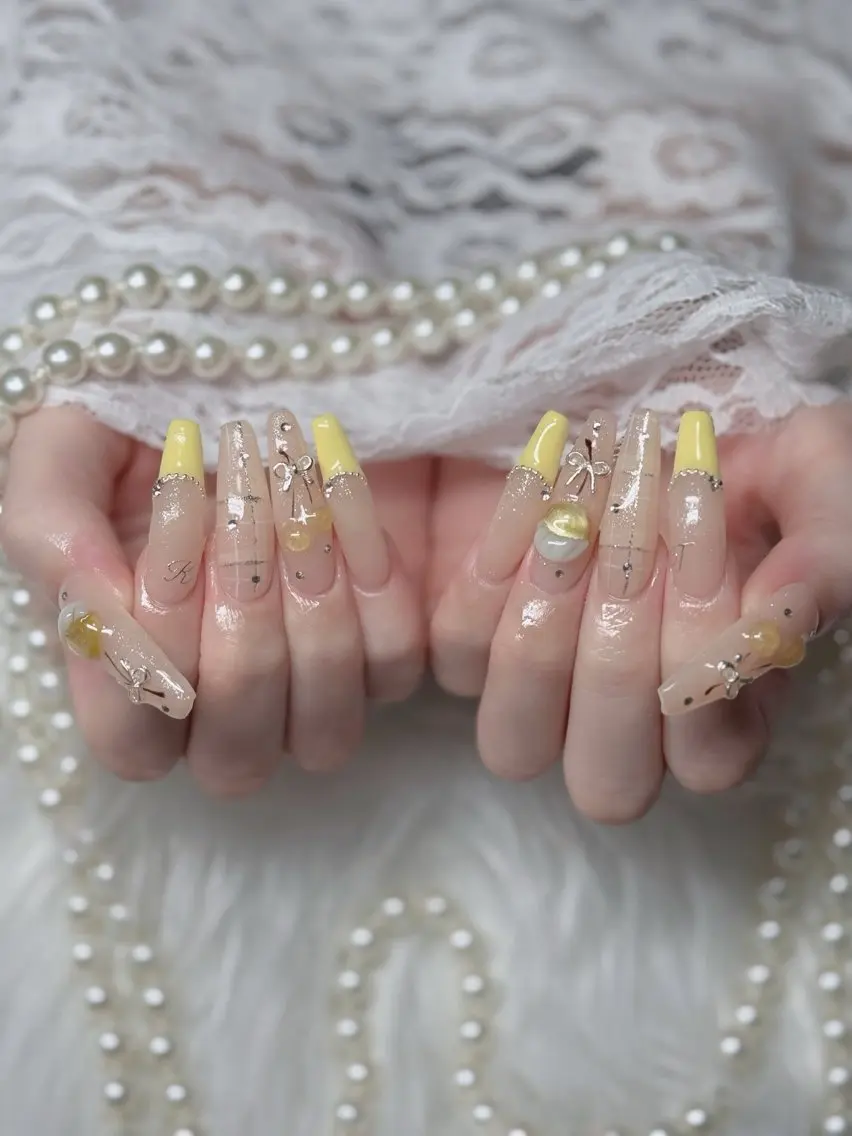 ネイル フレンチネイル ジェルネイル ガラスフレンチ ハロウィン ハート ハンドネイル H.baby Nail Salonのネイルデザイン