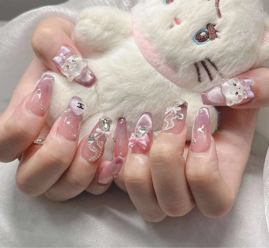 ネイル 長さ出し グラデーション 卒業式 キラキラネイル マグネットネイル ハンドネイル Lee Nailsのネイルデザイン