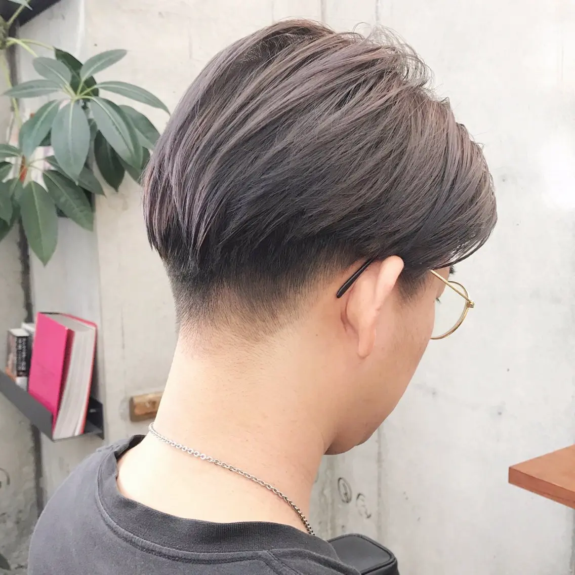 ショート カラー ベージュカラー ブリーチ シルバー シルバーベージュ ショートヘア ✂︎ウルフ・ショート ✂︎MIKUNIのヘアスタイル