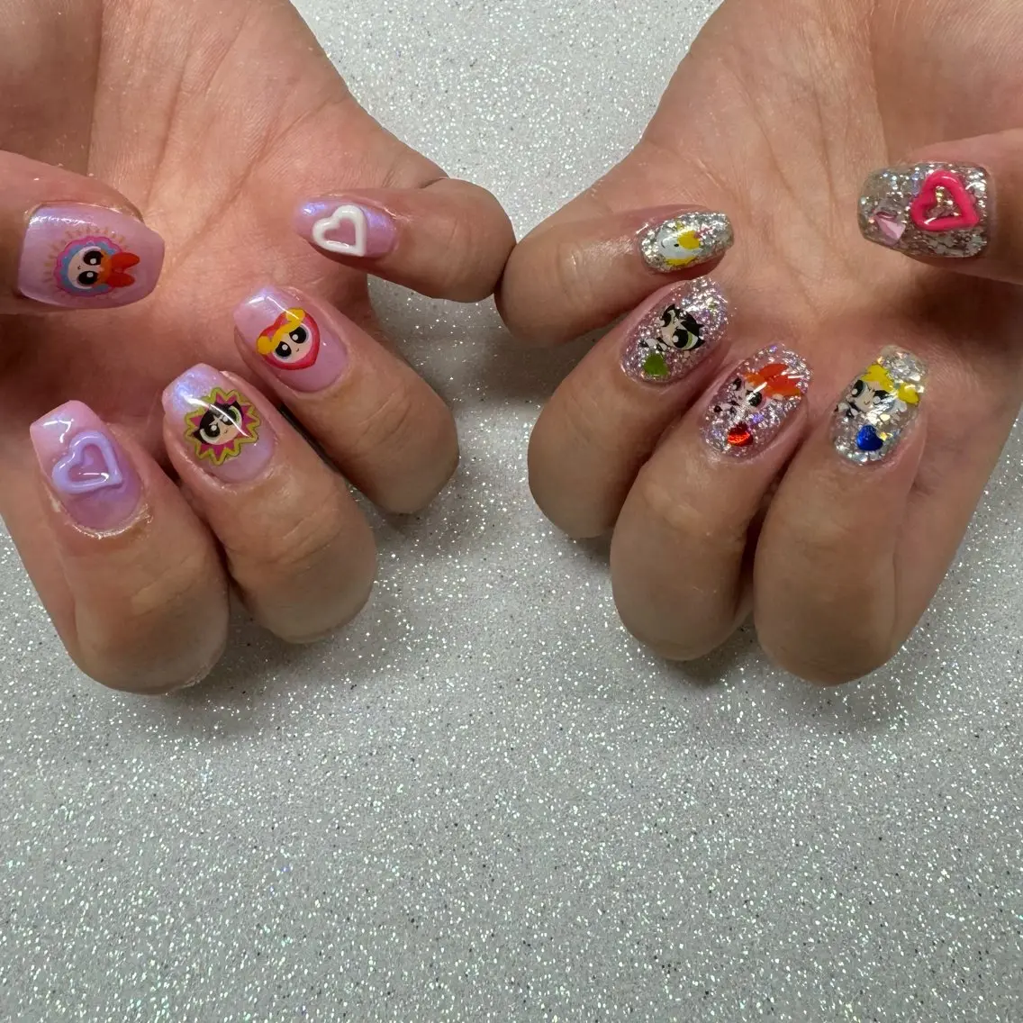 ネイル ハンドネイル VIERU 🌈🎀💖のネイルデザイン