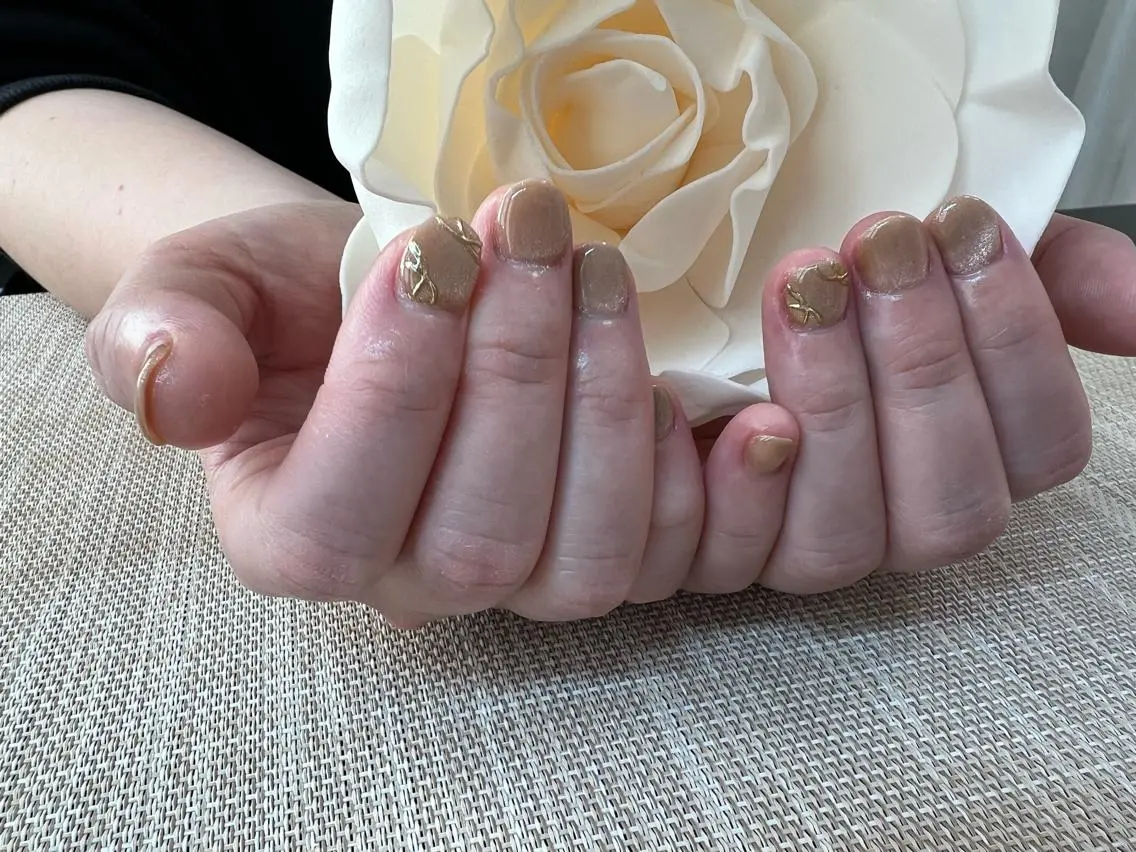 ネイル マグネットネイル N.plus NaiLのネイルデザイン