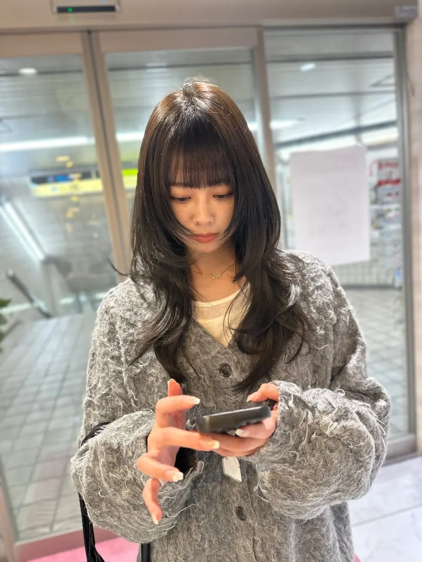ミディアム カラー オリーブカラー ハッシュカット カット ヘアカラー トリートメント 心斎橋/縮毛矯正 /艶髪カラーのヘアスタイル