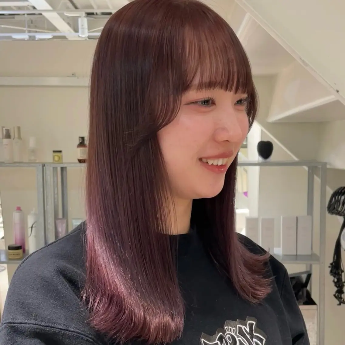 セミロング カラー ブリーチ ラベンダーカラー ブリーチなしカラー ピンクカラー ピンクラベンダー 安西 香利奈のヘアスタイル
