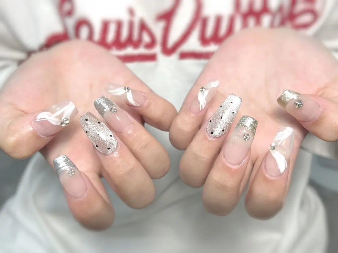ネイル アートネイル フラワーネイル フットネイル ジェルネイル ガーリー ハンドネイル UM Nail Salonのネイルデザイン