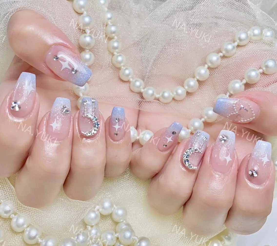 ネイル ハンドネイル ハンドケア 🌷 Mooning 🌷のネイルデザイン