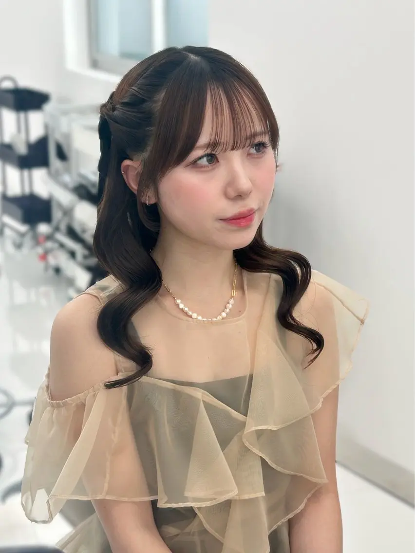 ロング ヘアアレンジ 顔まわりレイヤー 顔周りカット 韓国風ヘア レイヤーカット 似合わせカット ヘアセット 本日🈳有!/透明感 艶カラーとどさんのヘアスタイル
