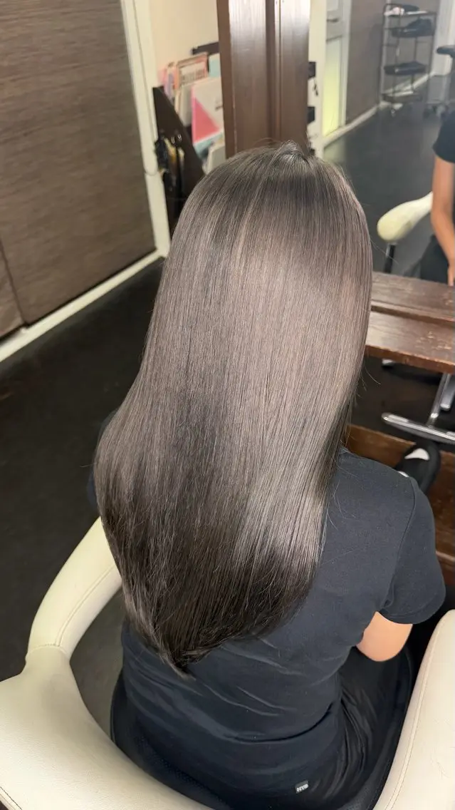 ロング OTOHA OLUOLUのヘアスタイル