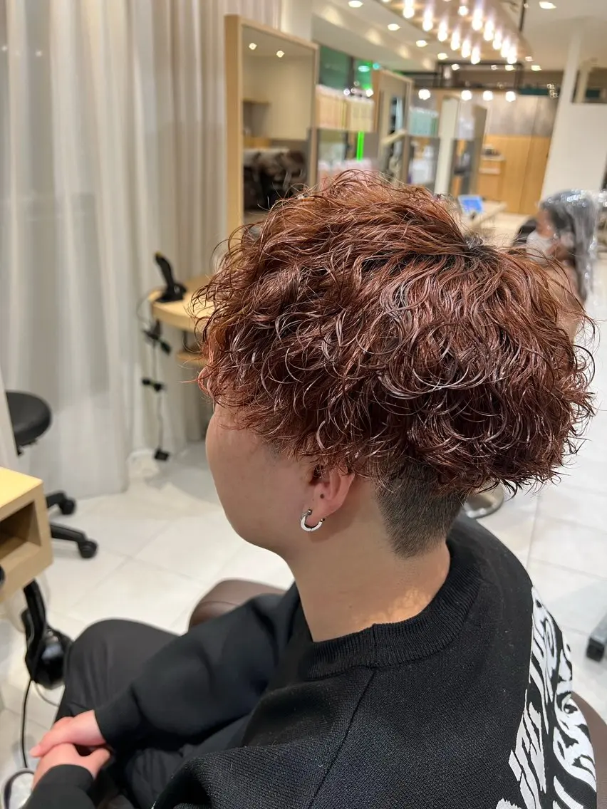 メンズ 波巻きパーマ 門岡 昌輝のヘアスタイル