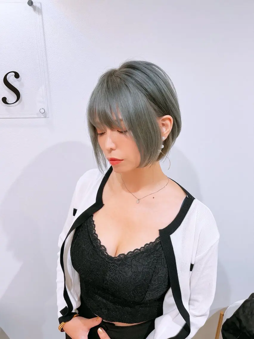 ショート カラー ブリーチ ボブ I's hair 心斎橋のヘアスタイル