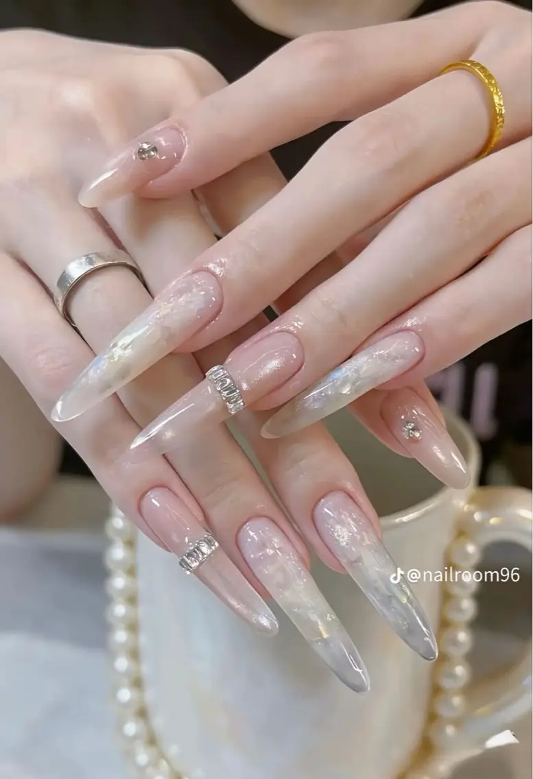 ネイル 韓国ネイル マグネットネイル 持ち込み ハンドネイル Dyo Nail_Royalのネイルデザイン
