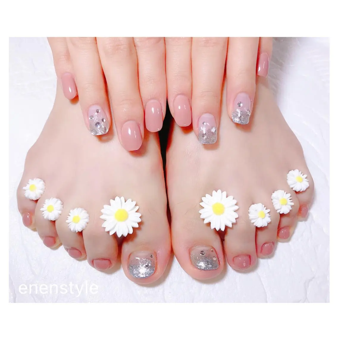 ショート ネイル ジェルネイル ニュアンスネイル オフィスネイル シンプルネイル 🐾enen style 🐾のネイルデザイン