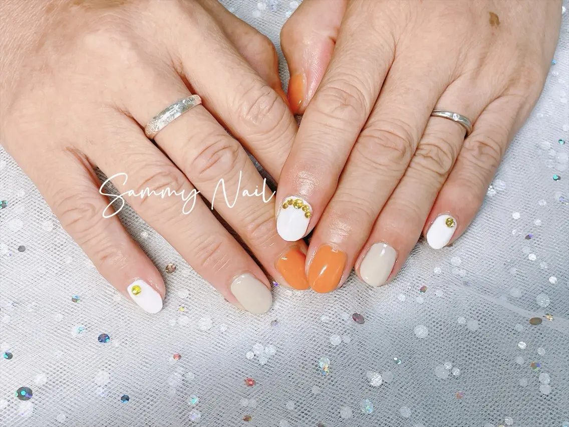 ネイル オレンジ ホワイト Sammy Nailのネイルデザイン