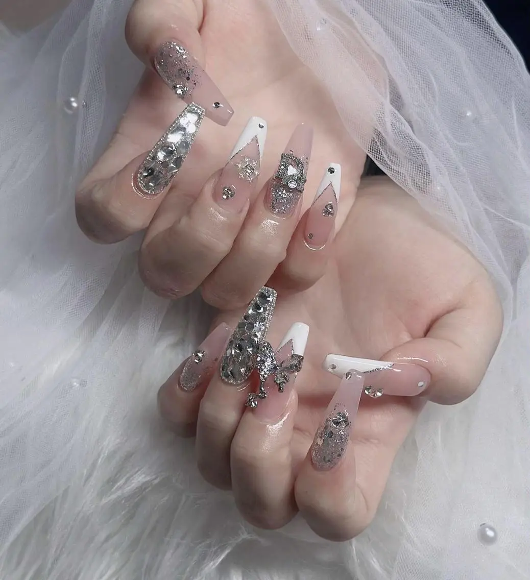 ネイル チークネイル フレンチネイル キラキラネイル 韓国ネイル マグネットネイル ハンドネイル Chibi h.babynailのネイルデザイン