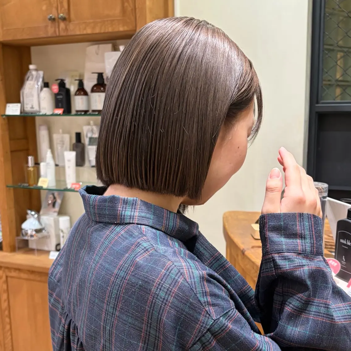 ミディアム カラー 切りっぱなしボブ 透明感カラー グレージュ ボブ ヘアカラー ボブレイヤー/ ブリーチ/miyuuのヘアスタイル