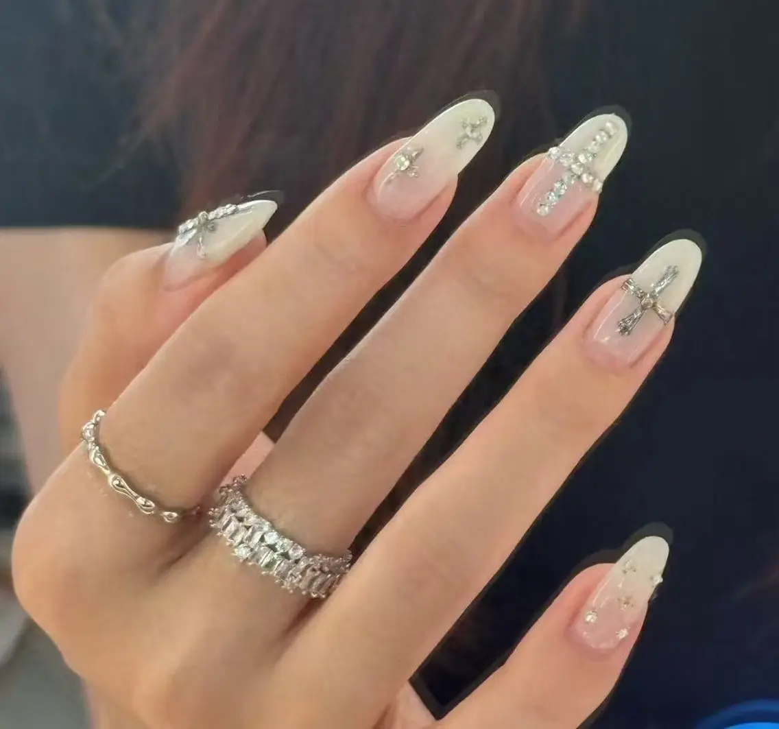ネイル オーロラネイル フラワーネイル フットネイル フレンチネイル ジェルネイル ハンドネイル BabyYouMi nailのネイルデザイン