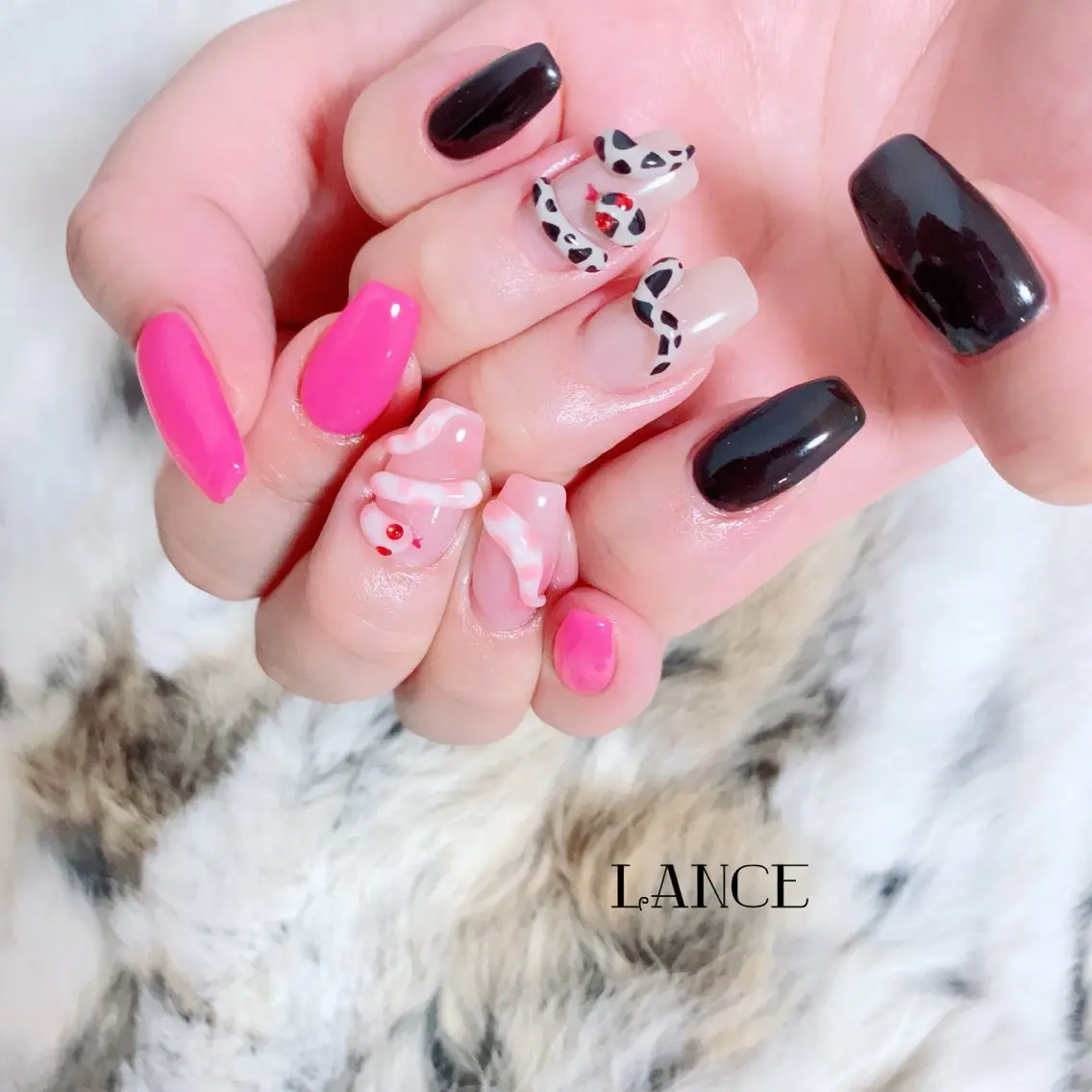 ネイル オーロラネイル フレンチネイル キラキラネイル ニュアンスネイル ピンク ハンドネイル Lance nailのネイルデザイン